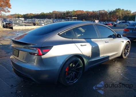 2024 Tesla Model 3 Performance All-Wheel Drive z USA, uszkodzony, nr VIN 5YJ3E1ET1RF871916